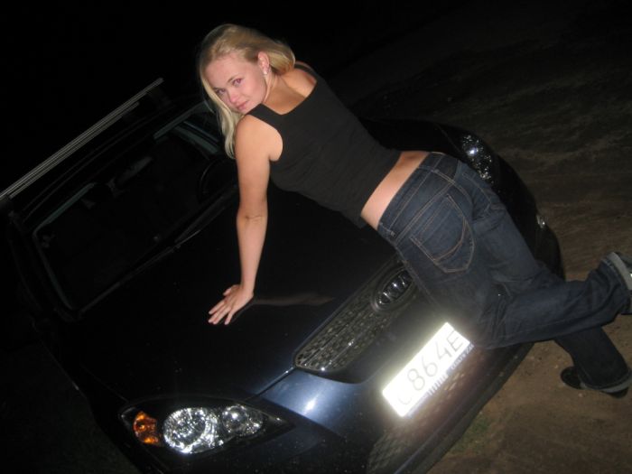 Russian Girls and Cars (50 pics)