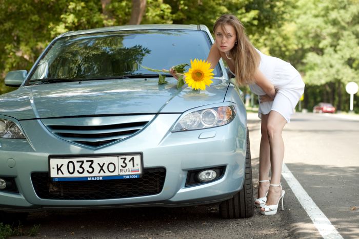 Russian Girls and Cars (50 pics)