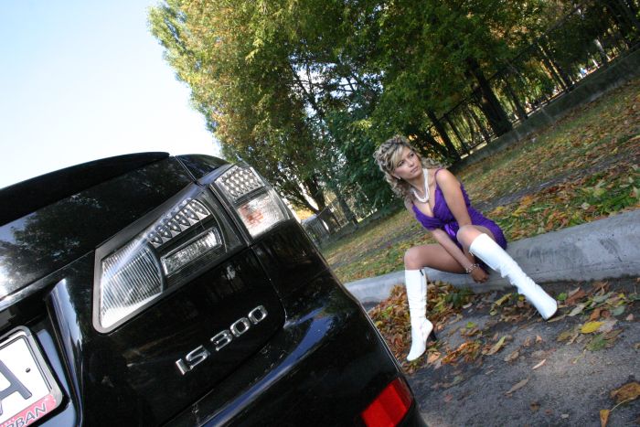 Russian Girls and Cars (50 pics)