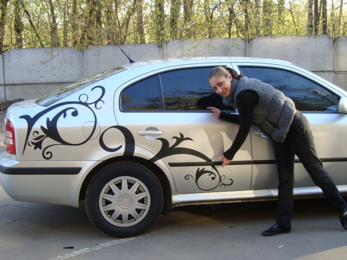 Russian Girls and Cars (50 pics)
