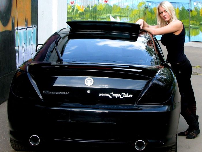 Russian Girls and Cars (50 pics)