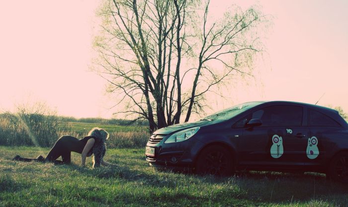 Russian Girls and Cars (50 pics)