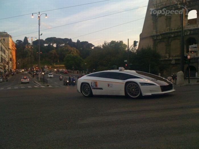 Supercar Taxi in Rome (20 pics)