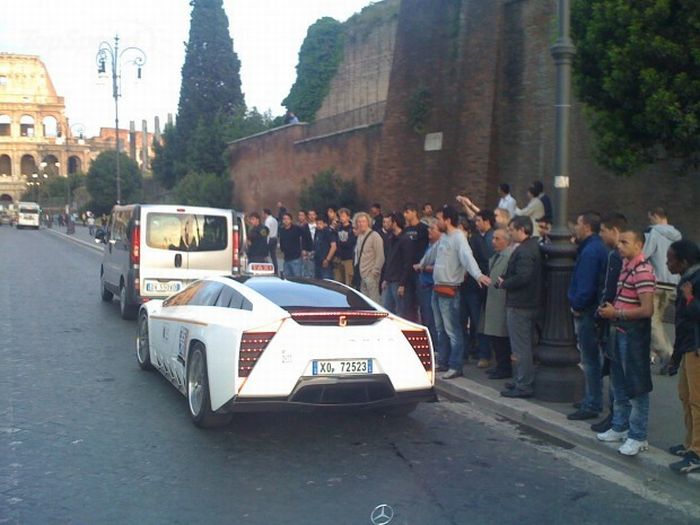 Supercar Taxi in Rome (20 pics)