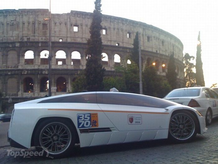 Supercar Taxi in Rome (20 pics)
