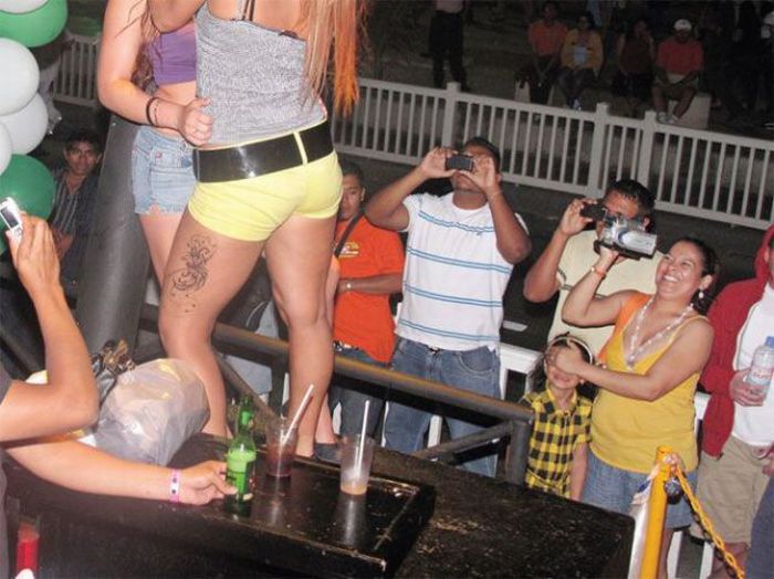 Acid Picdump (152 pics)