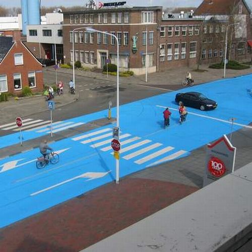 The Blue Road in Netherlands (24 pics)