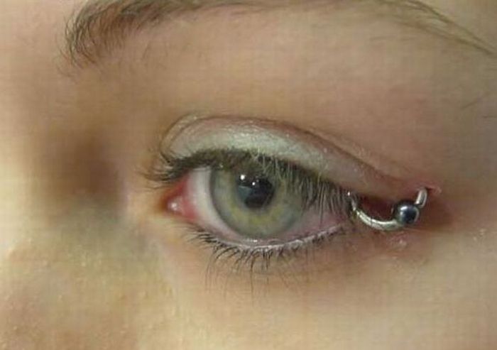 Eye Piercing (18 pics)