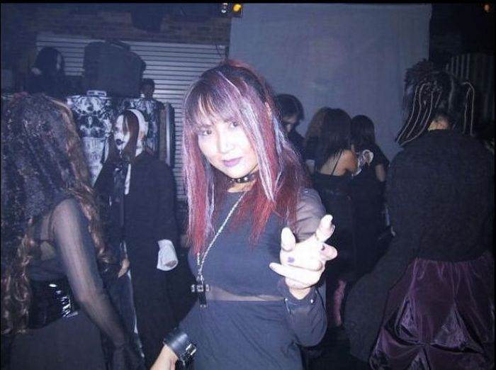 Gothic Girls of Japan (20 pics)