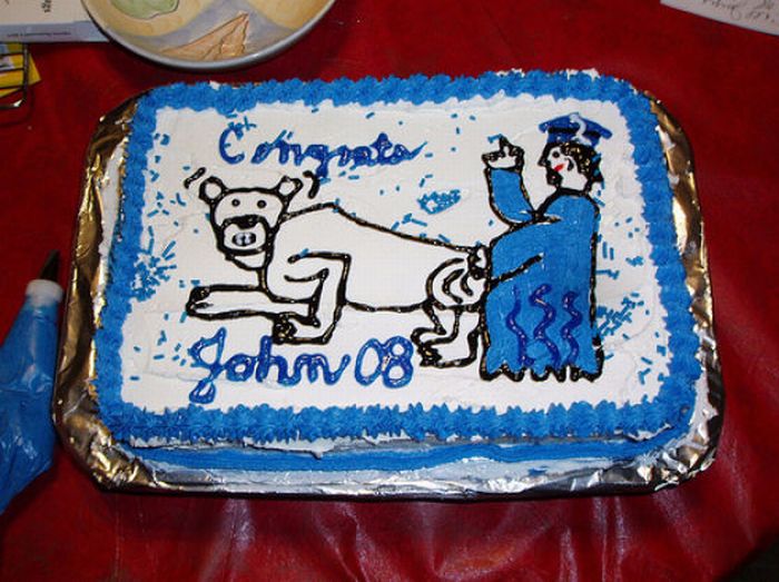 Hilarious Graduation Cakes (54 pics)