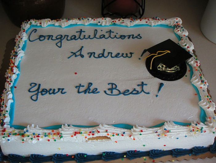 Graduation cake + Mortarboard – Made by Hand Cakes