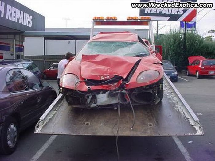 Spectacular Supercar Crashes They Walked Away From (15 pics)