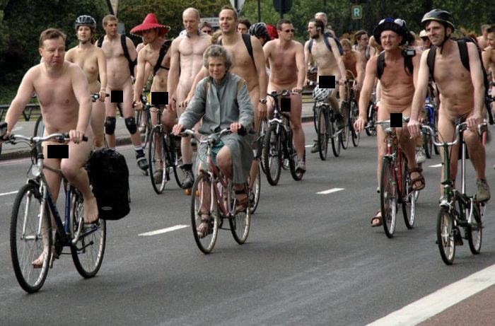 Protesters Worldwide (48 pics)