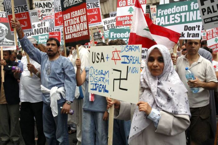 Protesters Worldwide (48 pics)