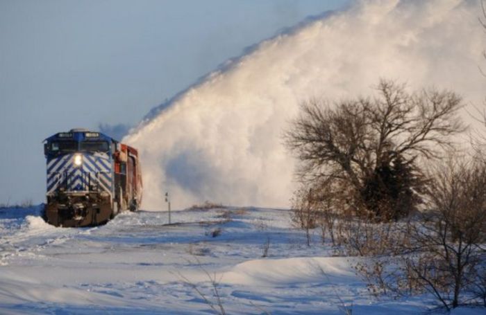 Snow Blower Train (27 pics)