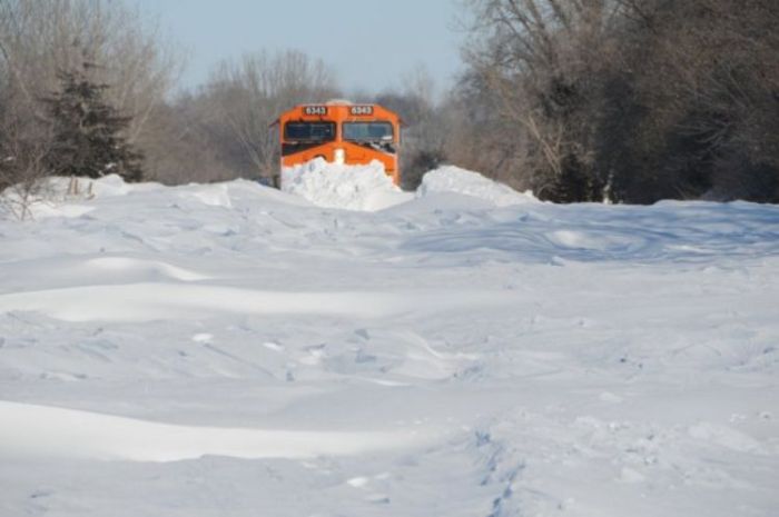 Snow Blower Train (27 pics)