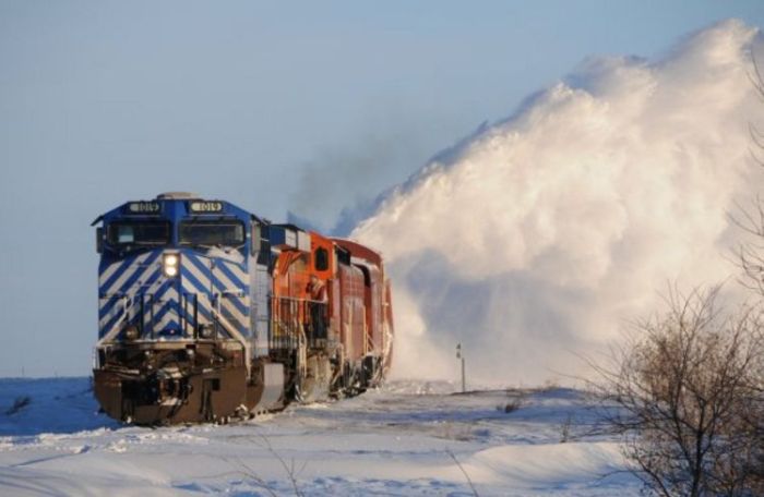 Snow Blower Train (27 pics)