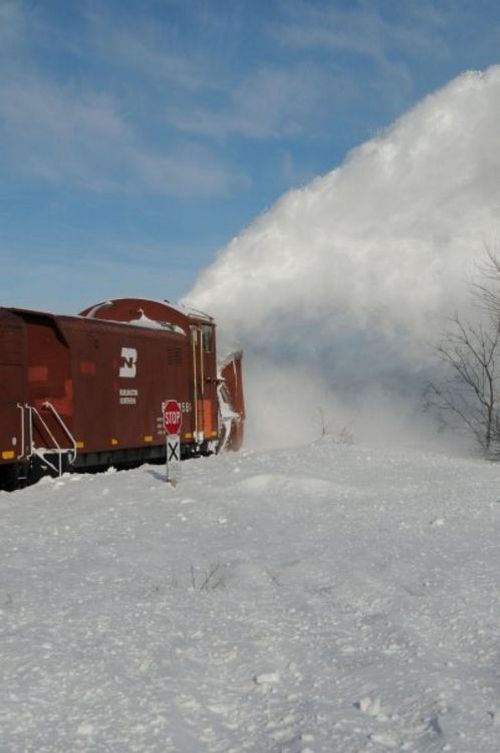 Snow Blower Train (27 pics)