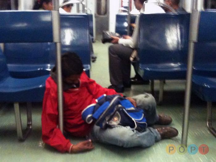 People in Subway. Part II (102 pics)