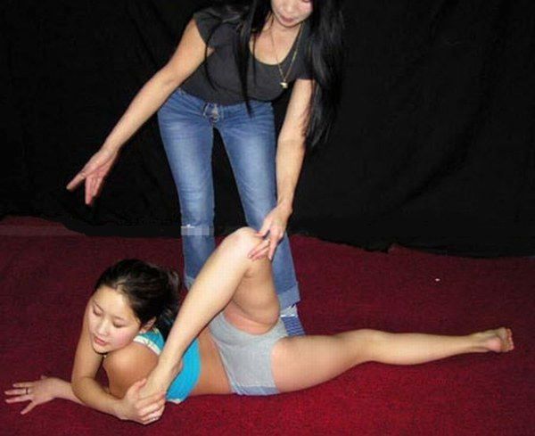 Rubber Girls (53 pics)