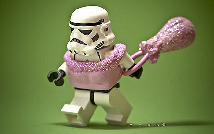 The Secret Life of Star Wars Toys (28 pics)