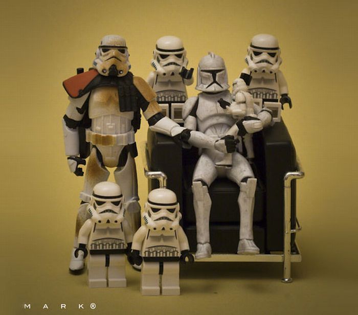 The Secret Life of Star Wars Toys (28 pics)