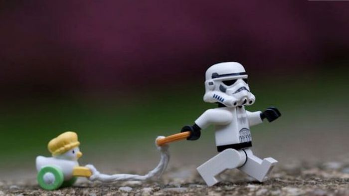The Secret Life of Star Wars Toys (28 pics)