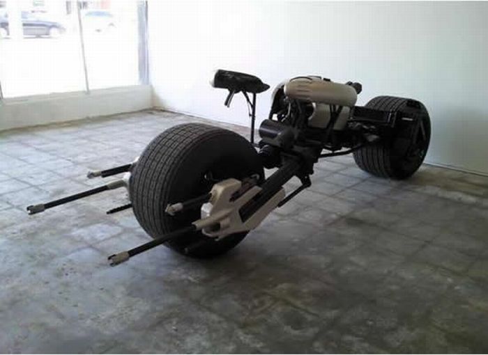Custom Made Batpod (10 pics)