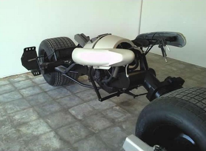 Custom Made Batpod (10 pics)