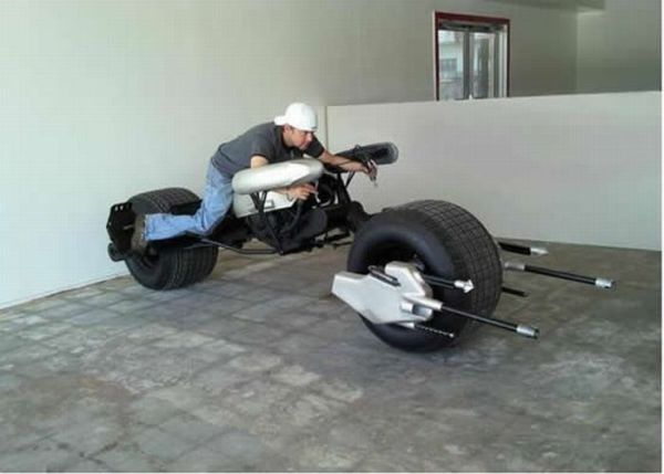 Custom Made Batpod (10 pics)