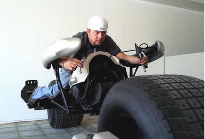 Custom Made Batpod (10 pics)
