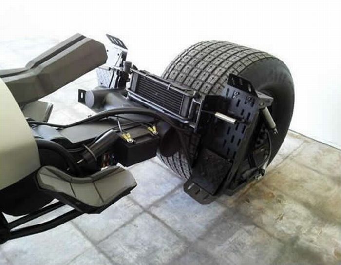 Custom Made Batpod (10 pics)
