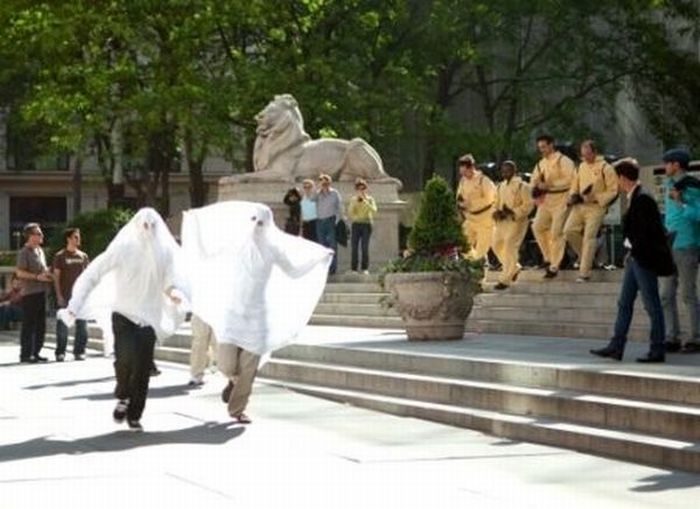 Ghostbusters Flash Mob in the New York Public Library (12 pics + video)