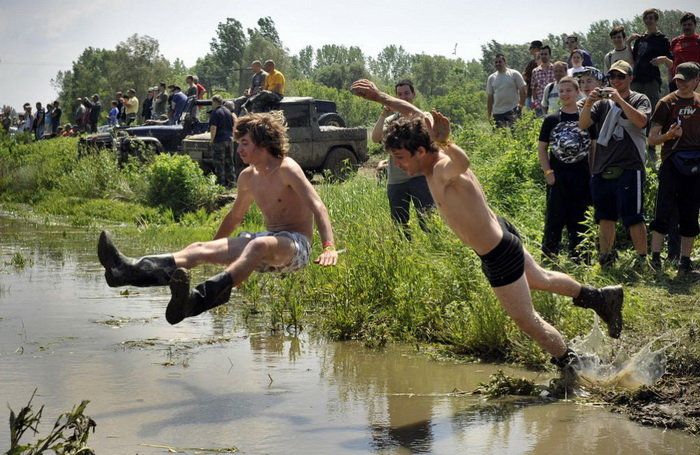 Acid Picdump (140 pics)