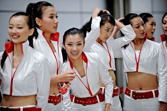 Beautiful Pit Girls of Formula One (59 pics)