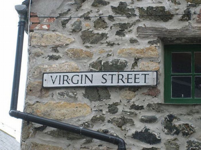 Funny and Strange Street Names (35 pics)