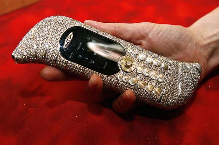 "Le Million" Piece Unique - The Most Expensive Phone (14 pics)