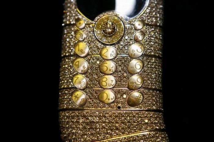 "Le Million" Piece Unique - The Most Expensive Phone (14 pics)