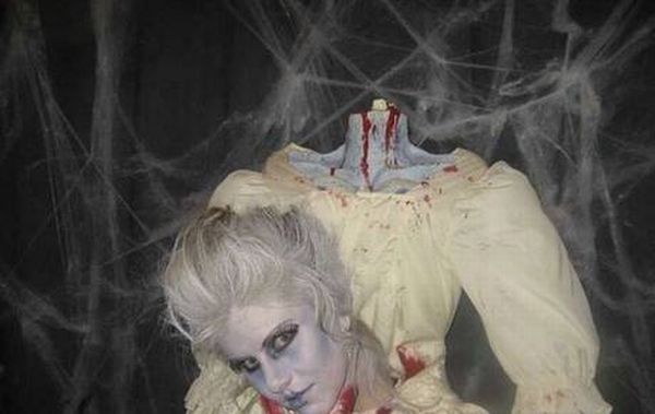 Great Halloween Costume (17 pics)