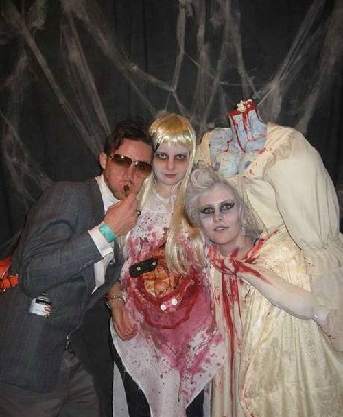 Great Halloween Costume (17 pics)