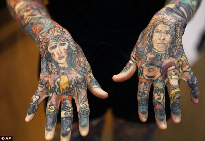 Julia Gnuse, the Most Tattooed Woman in the World (9 pics)