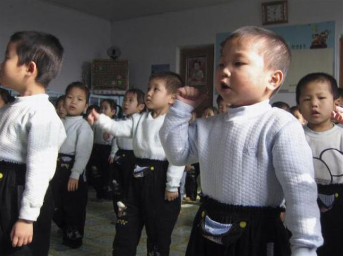 The Life in North Korea (120 pics)