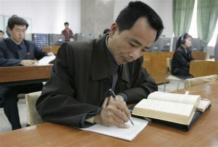 The Life in North Korea (120 pics)