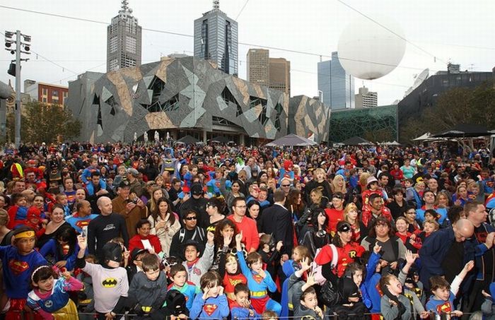 Most Number of People Dressed in Superhero Costume (27 pics)