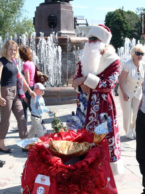 Custom Strollers Parade in Russia (55 pics)