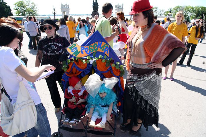 Custom Strollers Parade in Russia (55 pics)