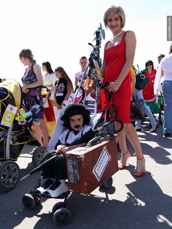 Custom Strollers Parade in Russia (55 pics)