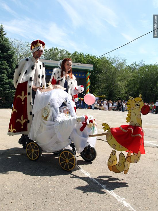 Custom Strollers Parade in Russia (55 pics)