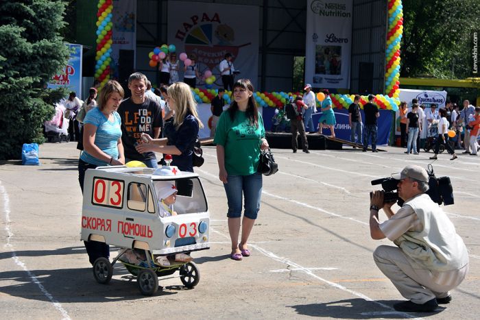 Custom Strollers Parade in Russia (55 pics)