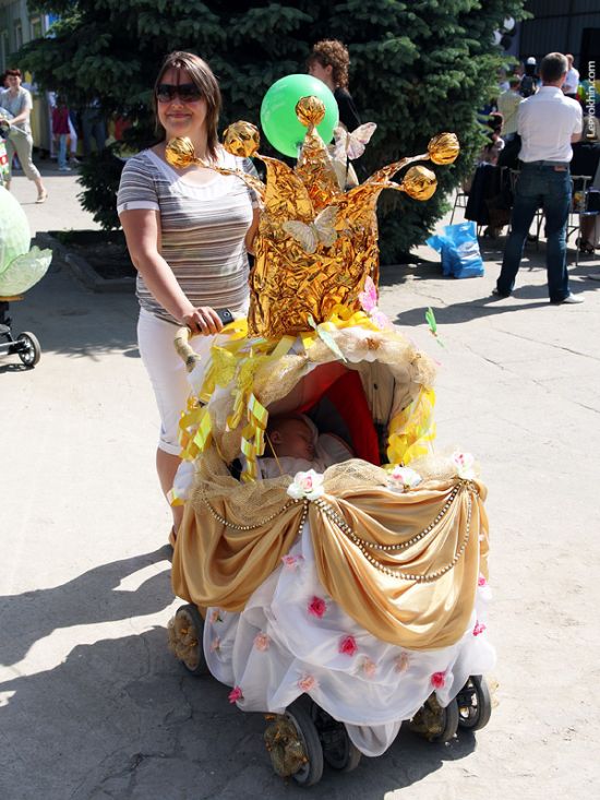 Custom Strollers Parade in Russia (55 pics)